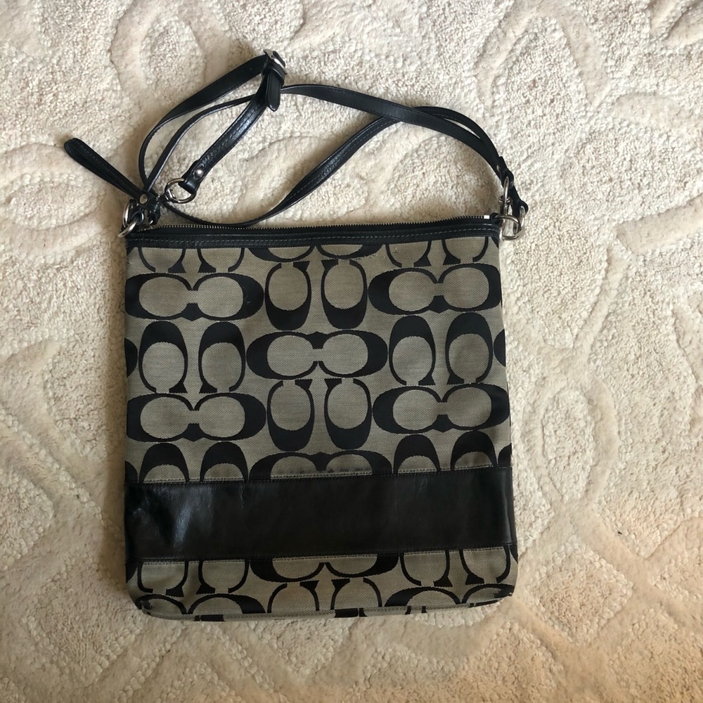 Coach Handbag - Picture 2 of 4